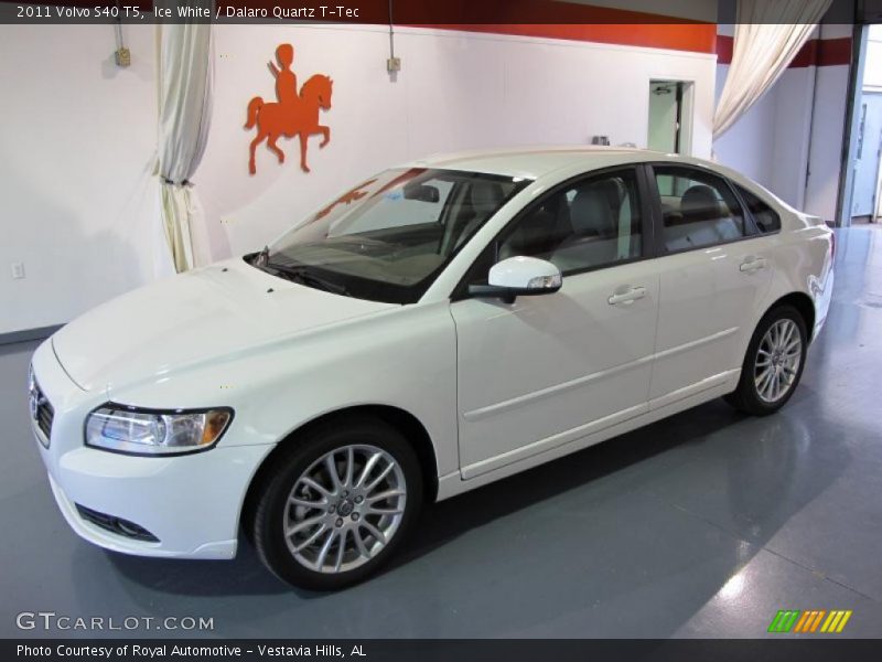 Ice White / Dalaro Quartz T-Tec 2011 Volvo S40 T5