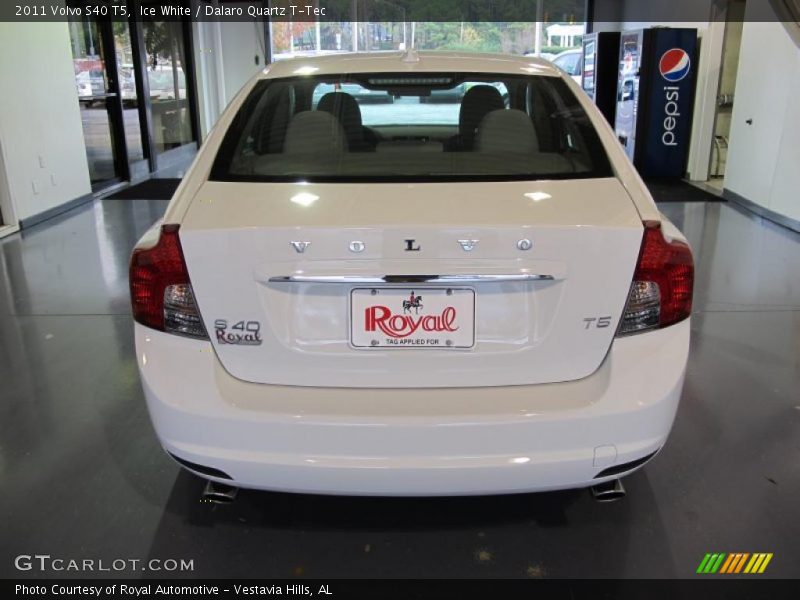 Ice White / Dalaro Quartz T-Tec 2011 Volvo S40 T5