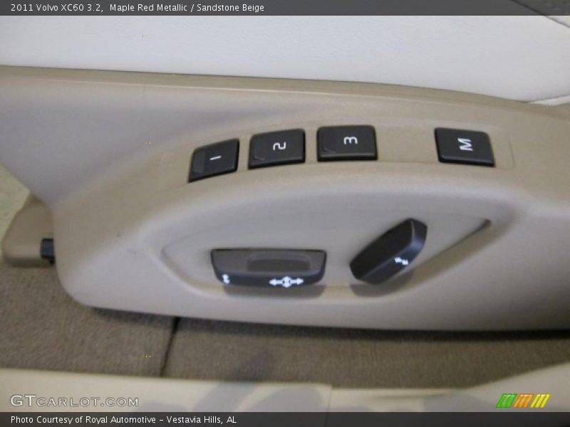 Controls of 2011 XC60 3.2