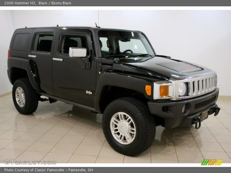 Front 3/4 View of 2006 H3 