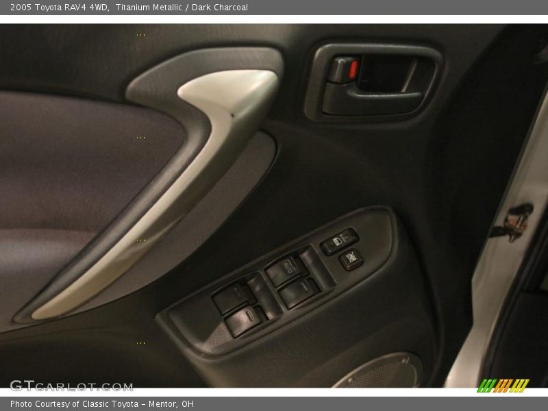 Titanium Metallic / Dark Charcoal 2005 Toyota RAV4 4WD