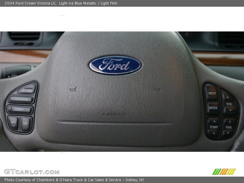 Light Ice Blue Metallic / Light Flint 2004 Ford Crown Victoria LX