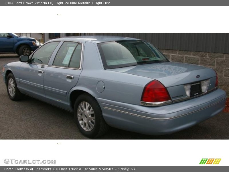 Light Ice Blue Metallic / Light Flint 2004 Ford Crown Victoria LX