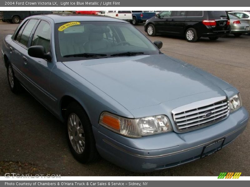 Light Ice Blue Metallic / Light Flint 2004 Ford Crown Victoria LX