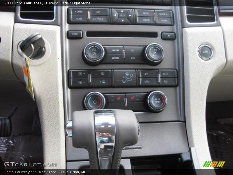 Tuxedo Black / Light Stone 2011 Ford Taurus SEL