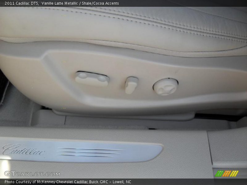 Vanille Latte Metallic / Shale/Cocoa Accents 2011 Cadillac DTS