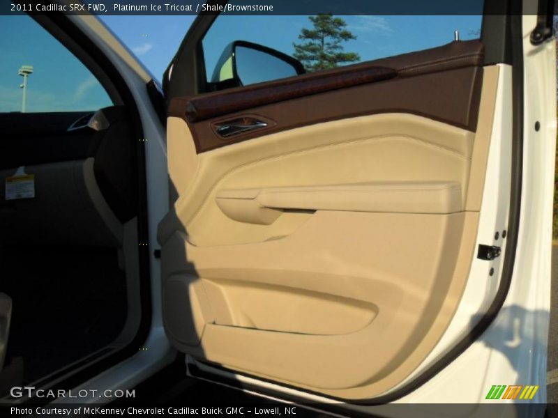 Platinum Ice Tricoat / Shale/Brownstone 2011 Cadillac SRX FWD