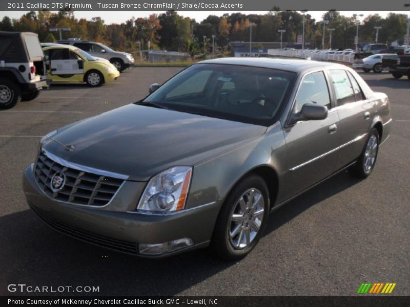 Front 3/4 View of 2011 DTS Premium