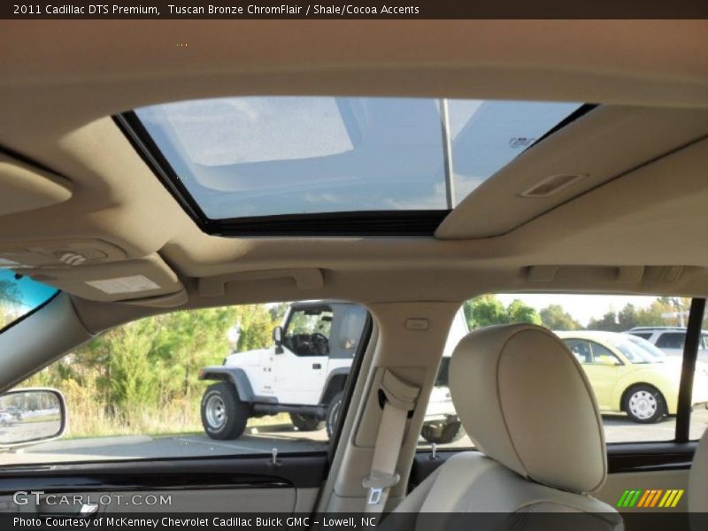 Sunroof of 2011 DTS Premium