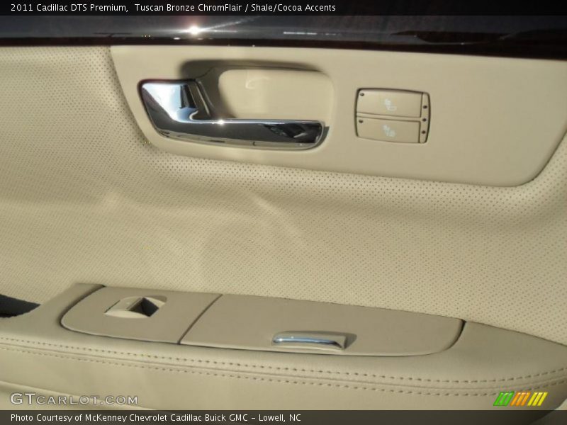 Tuscan Bronze ChromFlair / Shale/Cocoa Accents 2011 Cadillac DTS Premium