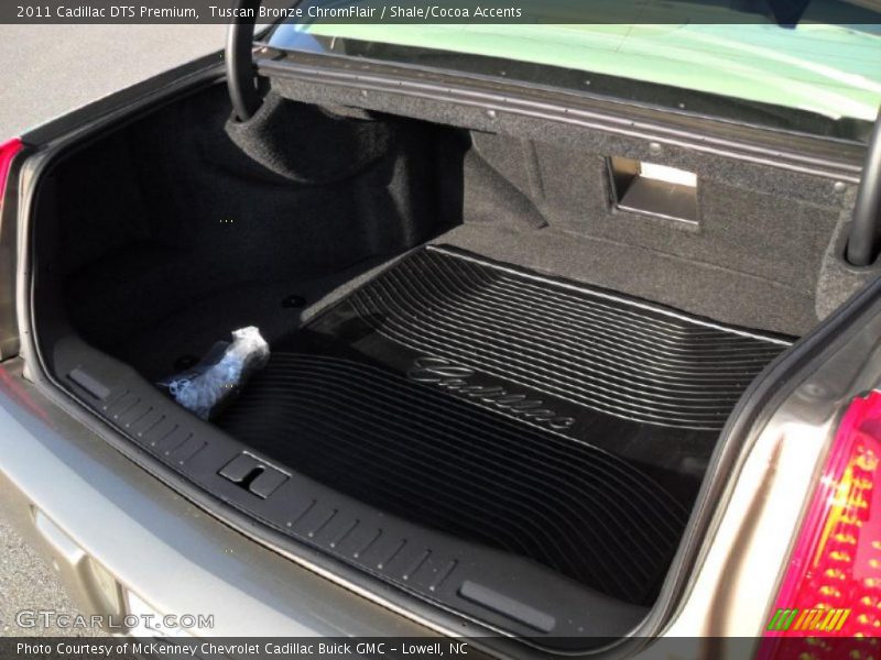  2011 DTS Premium Trunk