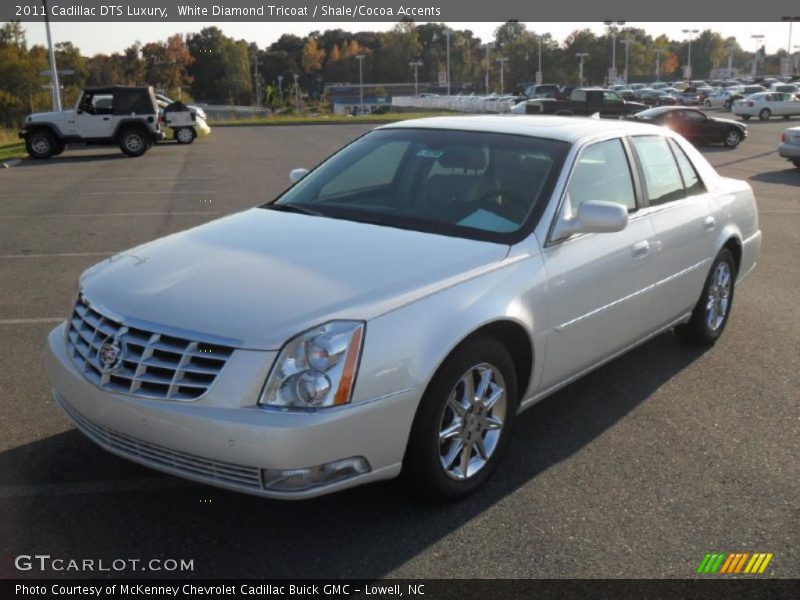 White Diamond Tricoat / Shale/Cocoa Accents 2011 Cadillac DTS Luxury