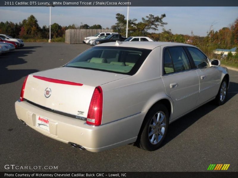 White Diamond Tricoat / Shale/Cocoa Accents 2011 Cadillac DTS Luxury