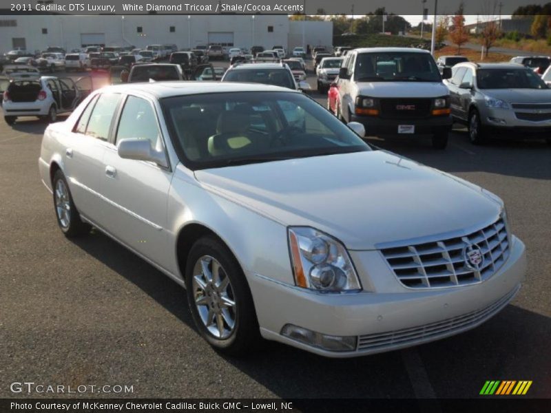 White Diamond Tricoat / Shale/Cocoa Accents 2011 Cadillac DTS Luxury
