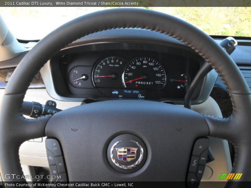 White Diamond Tricoat / Shale/Cocoa Accents 2011 Cadillac DTS Luxury