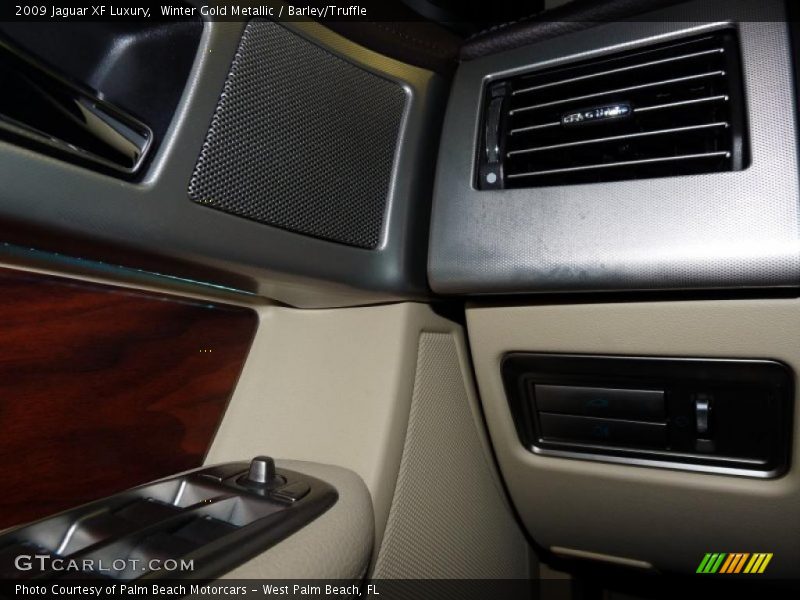 Winter Gold Metallic / Barley/Truffle 2009 Jaguar XF Luxury