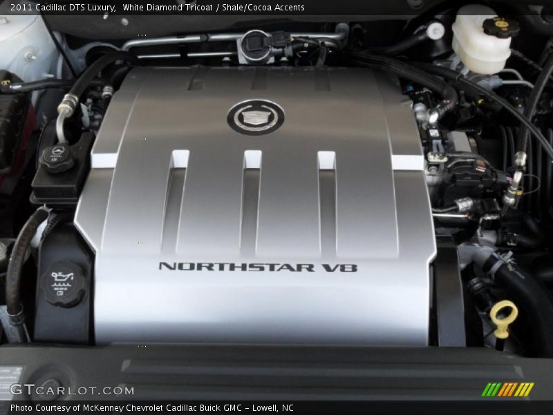 White Diamond Tricoat / Shale/Cocoa Accents 2011 Cadillac DTS Luxury