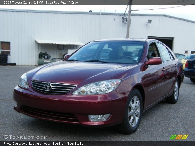 Front 3/4 View of 2005 Camry XLE V6