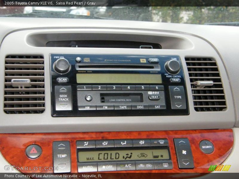 Controls of 2005 Camry XLE V6