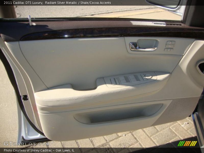 Radiant Silver Metallic / Shale/Cocoa Accents 2011 Cadillac DTS Luxury
