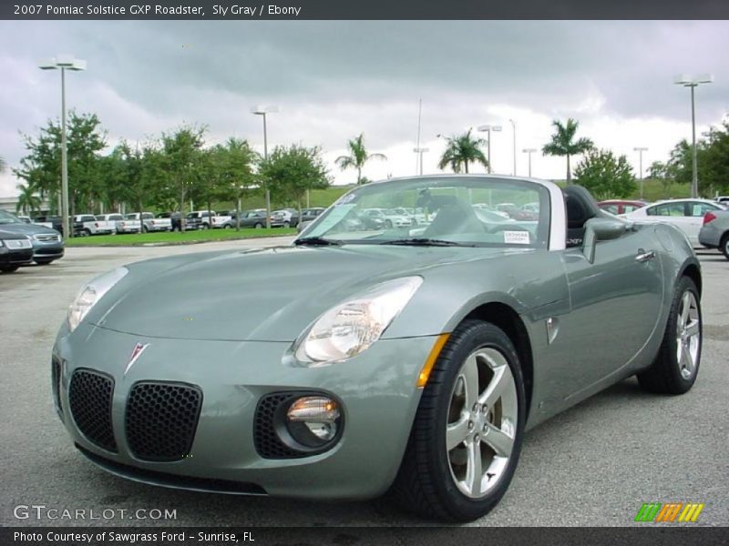 Front 3/4 View of 2007 Solstice GXP Roadster