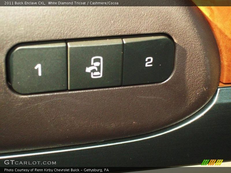 White Diamond Tricoat / Cashmere/Cocoa 2011 Buick Enclave CXL