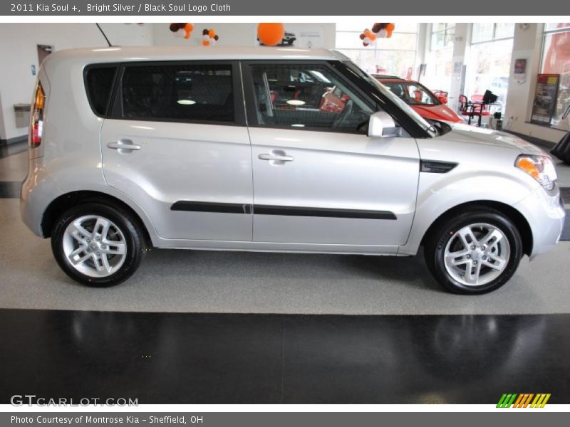 Bright Silver / Black Soul Logo Cloth 2011 Kia Soul +