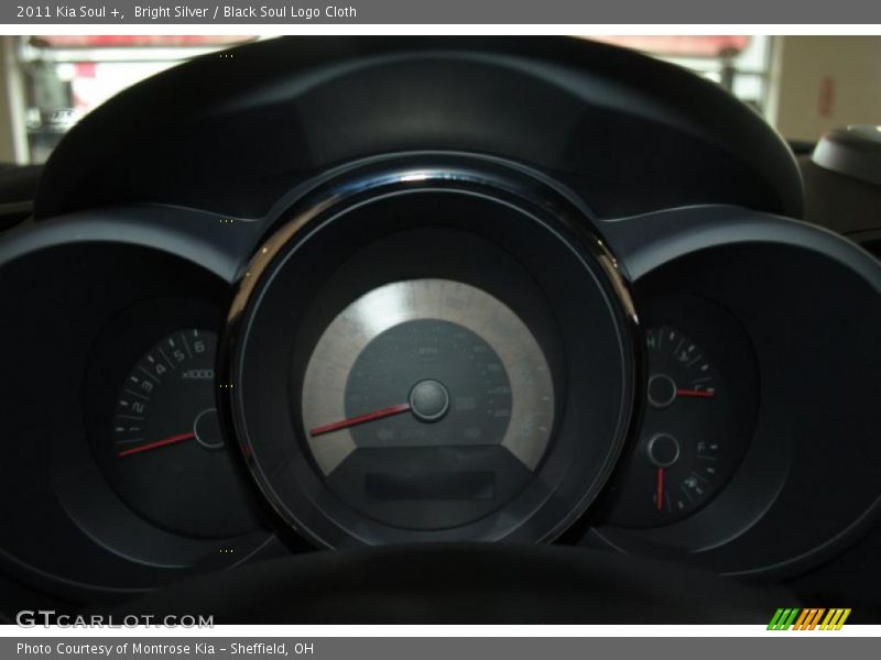 Bright Silver / Black Soul Logo Cloth 2011 Kia Soul +