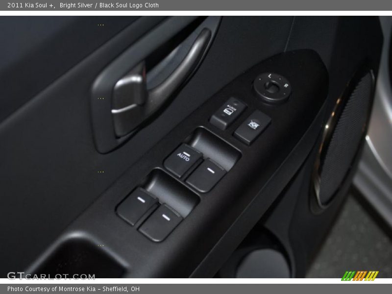 Bright Silver / Black Soul Logo Cloth 2011 Kia Soul +