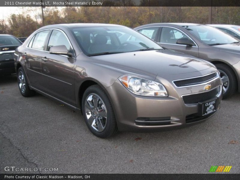 Front 3/4 View of 2011 Malibu LT