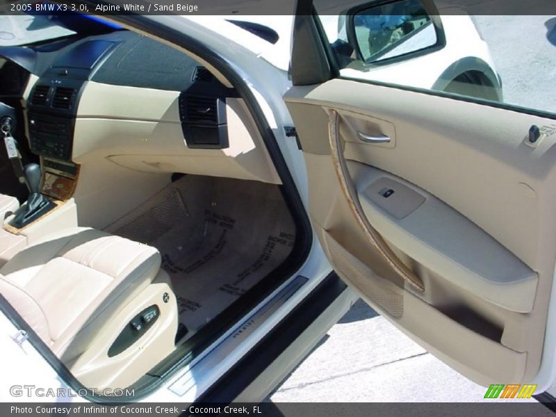 Alpine White / Sand Beige 2005 BMW X3 3.0i