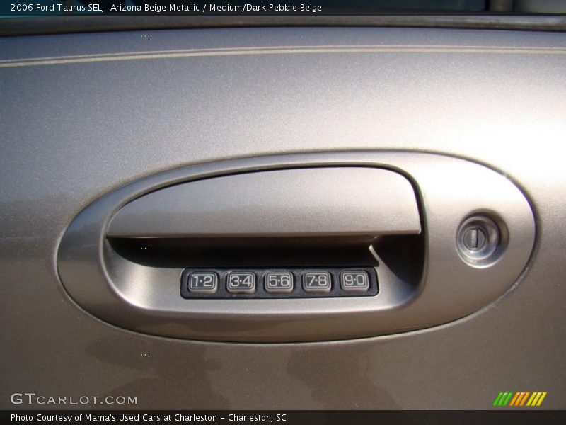 Arizona Beige Metallic / Medium/Dark Pebble Beige 2006 Ford Taurus SEL