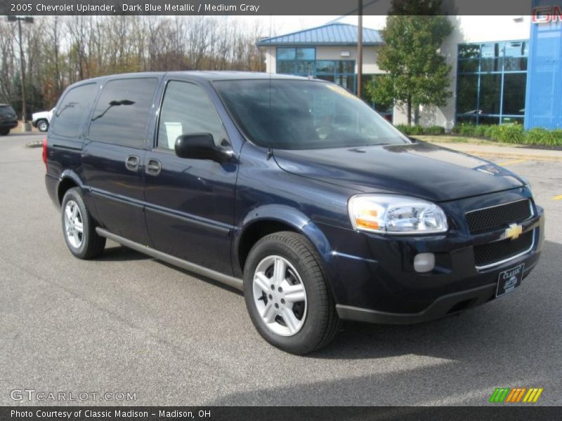 Front 3/4 View of 2005 Uplander 