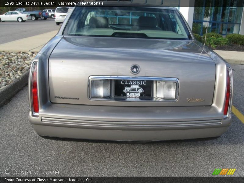 Cashmere / Neutral Shale 1999 Cadillac DeVille Sedan