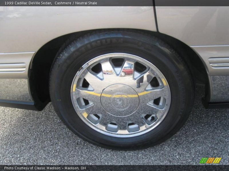  1999 DeVille Sedan Wheel