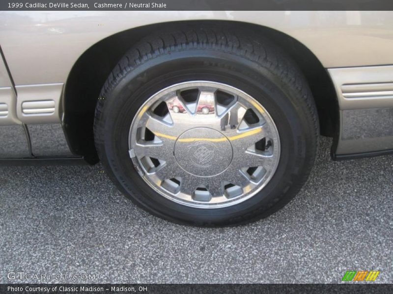  1999 DeVille Sedan Wheel