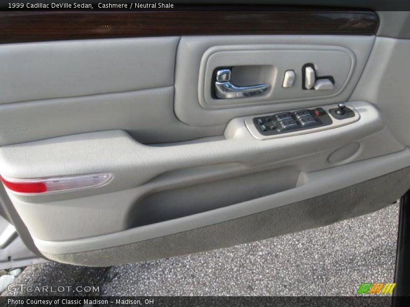 Door Panel of 1999 DeVille Sedan