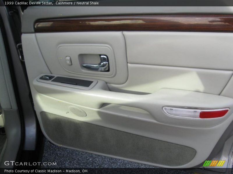Door Panel of 1999 DeVille Sedan