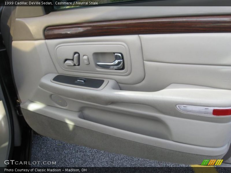 Door Panel of 1999 DeVille Sedan