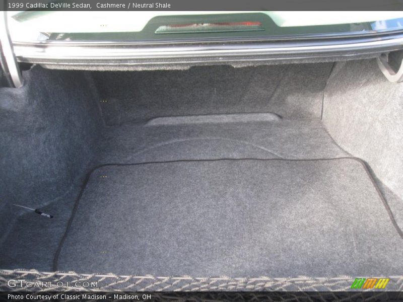  1999 DeVille Sedan Trunk
