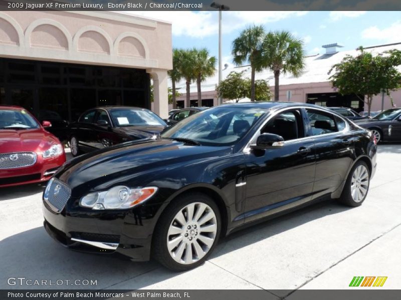 Front 3/4 View of 2009 XF Premium Luxury