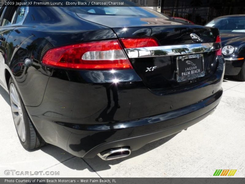 Ebony Black / Charcoal/Charcoal 2009 Jaguar XF Premium Luxury