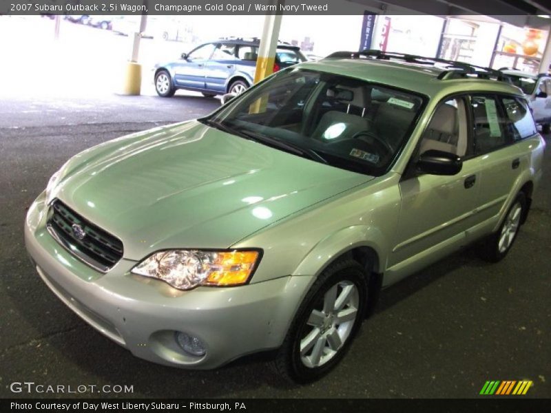 Champagne Gold Opal / Warm Ivory Tweed 2007 Subaru Outback 2.5i Wagon