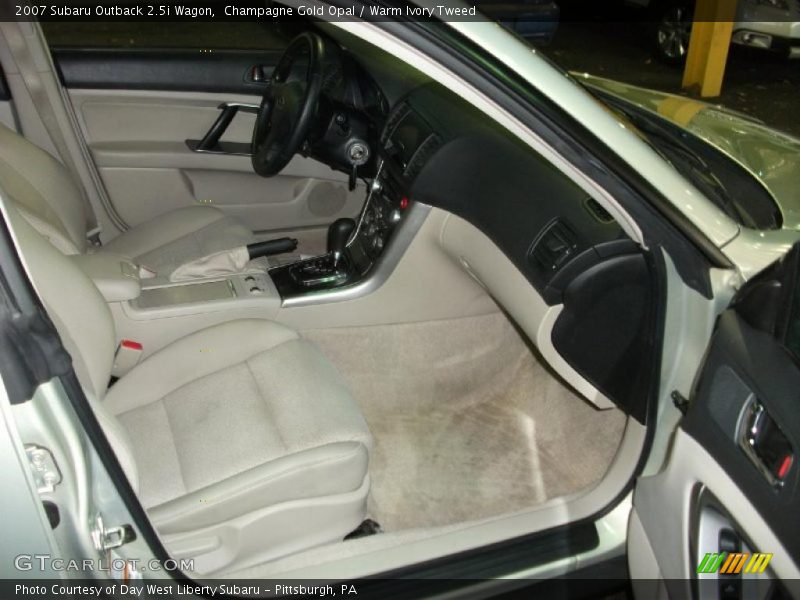 Champagne Gold Opal / Warm Ivory Tweed 2007 Subaru Outback 2.5i Wagon