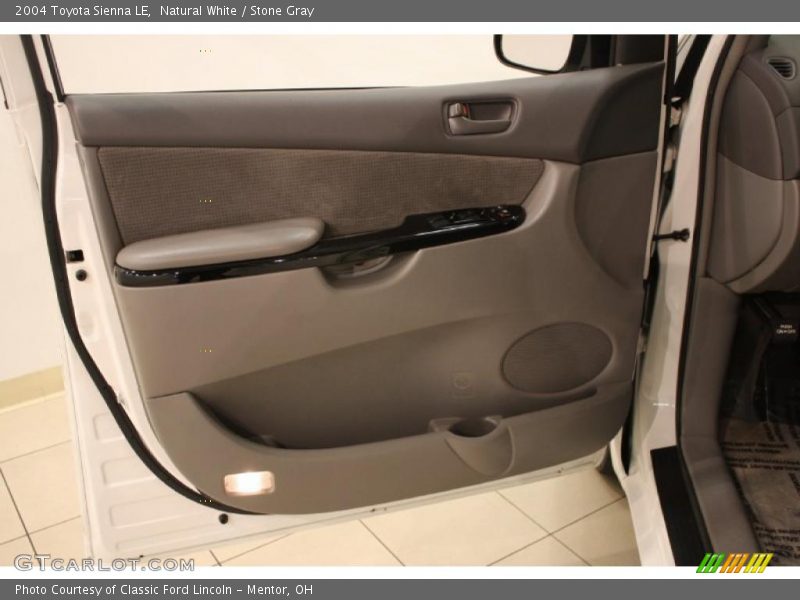 Natural White / Stone Gray 2004 Toyota Sienna LE