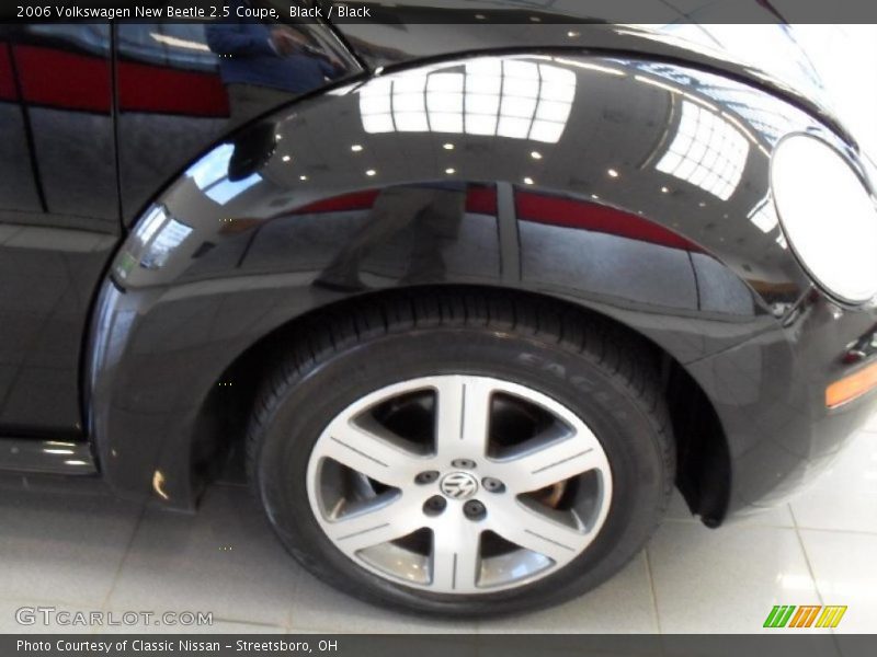 Black / Black 2006 Volkswagen New Beetle 2.5 Coupe