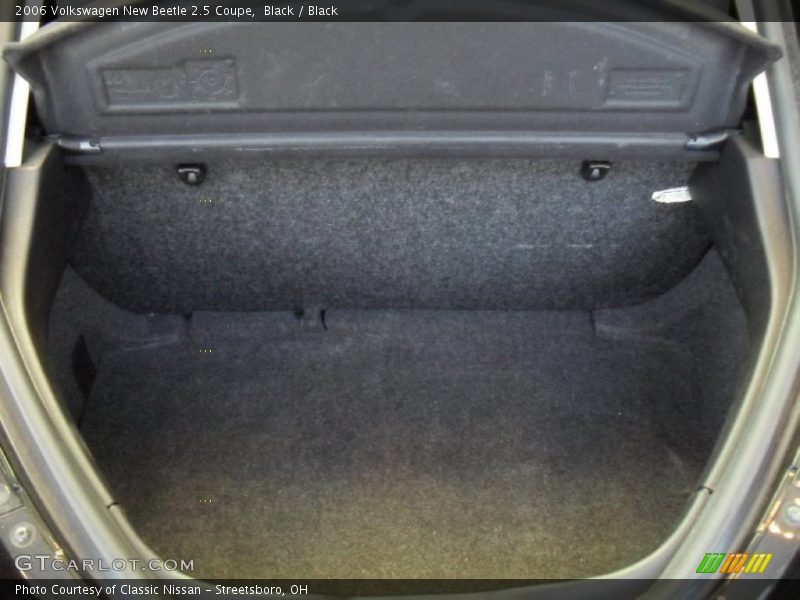 Black / Black 2006 Volkswagen New Beetle 2.5 Coupe