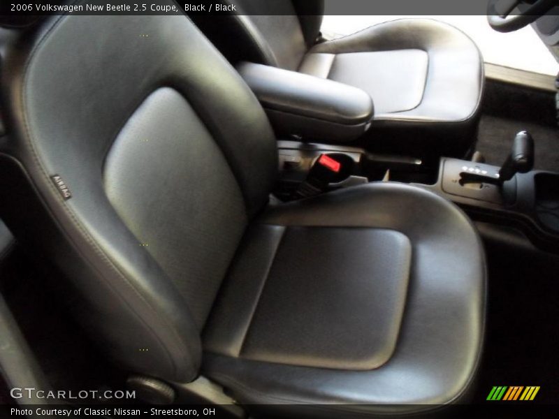 Black / Black 2006 Volkswagen New Beetle 2.5 Coupe