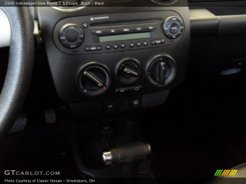Black / Black 2006 Volkswagen New Beetle 2.5 Coupe