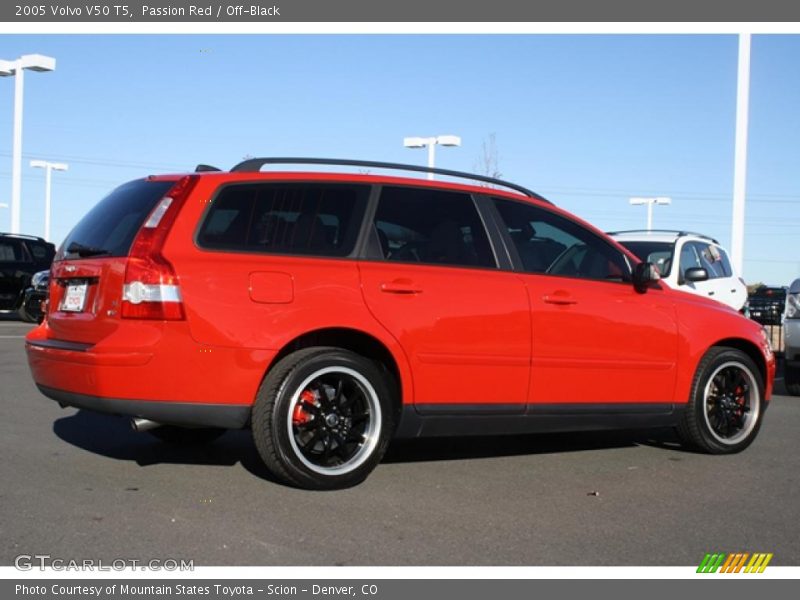 Passion Red / Off-Black 2005 Volvo V50 T5